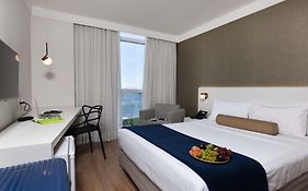 Pier Vitoria Hotel
